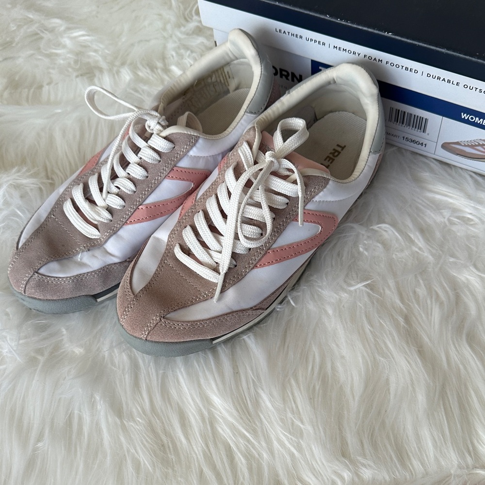 Tretorn Blush and White Women Sneakers Size 7